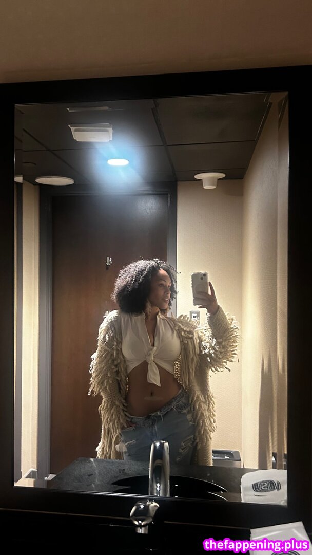 Aaliyeezy / theallierae Fotografie OnlyFans Dezbrăcată #386