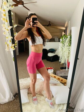 annacherrylive