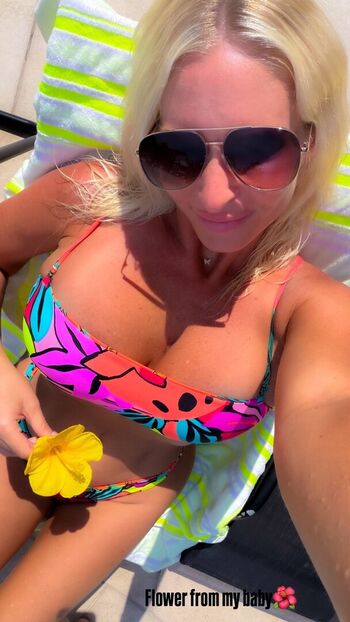 Blondie_mom_bay