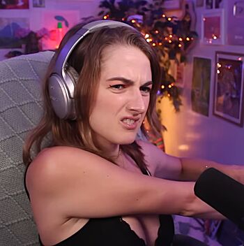 Caitlin Marie Reacts