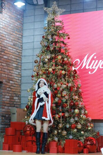 Cho Mi-yeon (Miyeon) - i-dle [(G)I-dle]