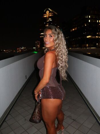 christinaathenaa