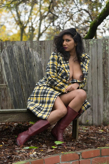 Devi The Model