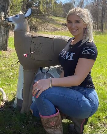 Emily Mcleod L Huntress_Em L Bikini_Huntress