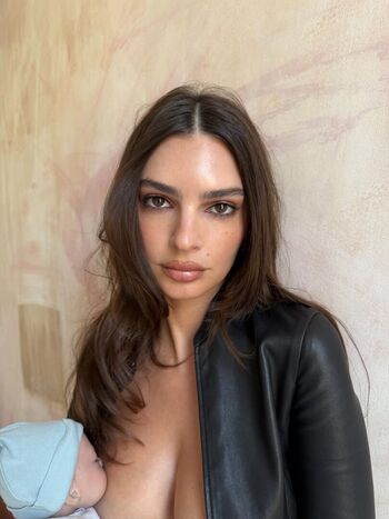 Emily Ratajkowski