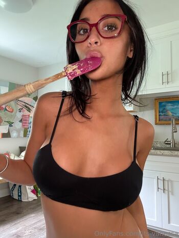 hangoutwithvanessa