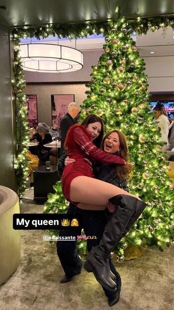 Huh Yunjin 허윤진