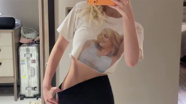 Jeon Somi/ENNIK SOMI