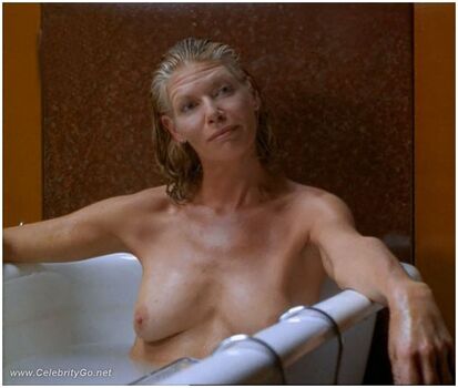 Kelly Mcgillis