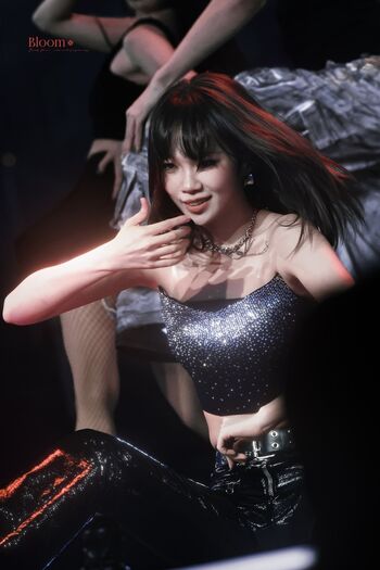 Kim Chaewon 김채원 [Le Sserafim]