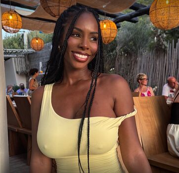 Lexi Hart | Lexxie Marie