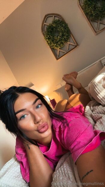 Megan Mullins / megmullinss / meganskyblue