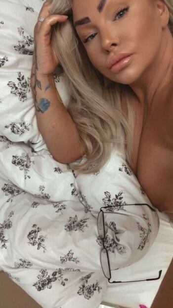 Mercedes Twitter Milf