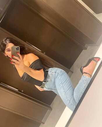 Nadine.w.Elias