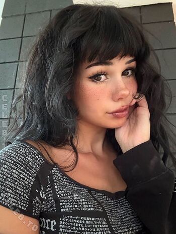 Nikki Barlowe
