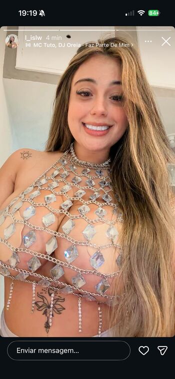 Novinha Peituda