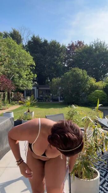 Saira Khan