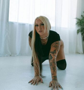 tattedbblonde