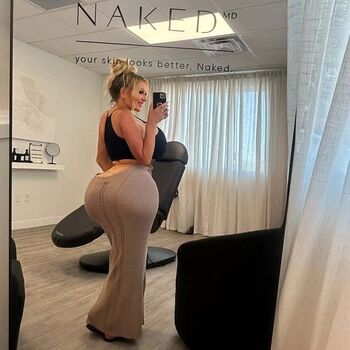 Thicc Girls That Do B