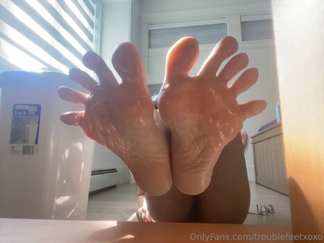troublefeetxoxo