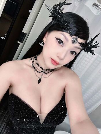 Vampybitme Linda Le